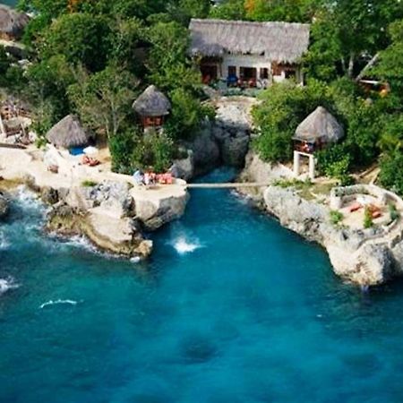 Tensing Pen Hotel Negril Exterior photo