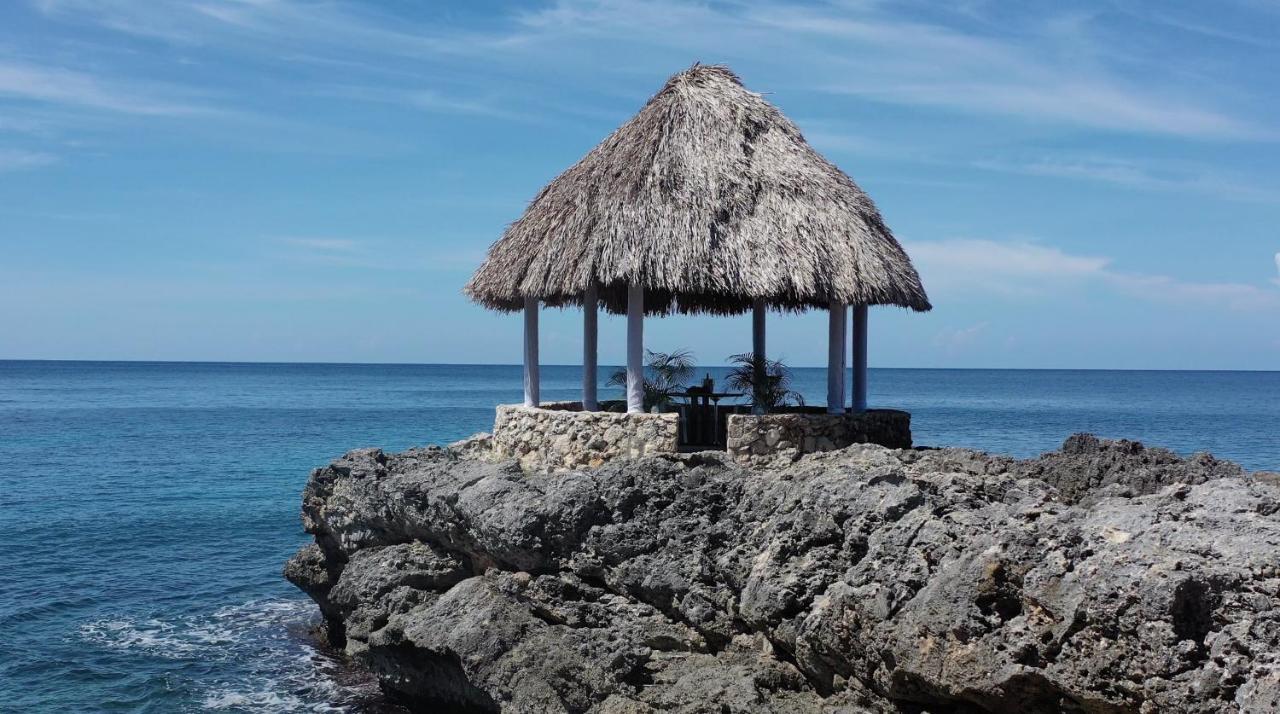 Tensing Pen Hotel Negril Exterior photo