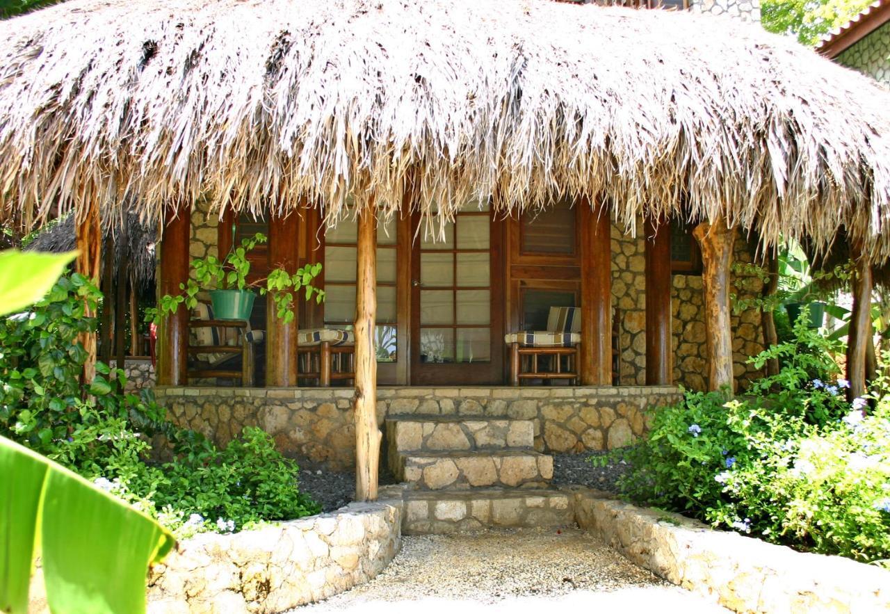 Tensing Pen Hotel Negril Exterior photo